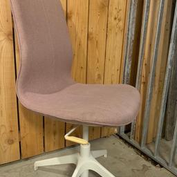 Zart rosa Schreibtisch Stuhl zum drehen und Höhen verstellbar von Ikea
