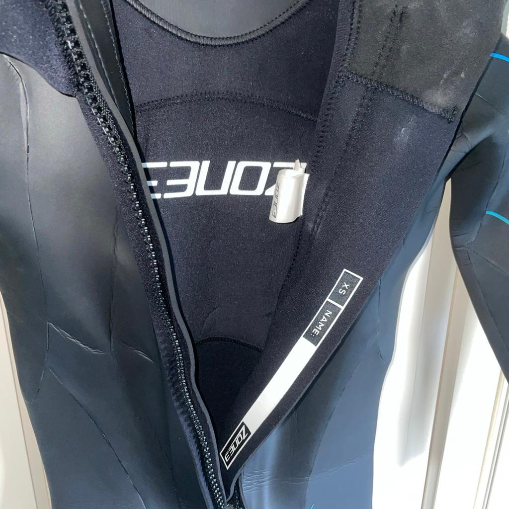 Zone 3 Women’s Azure Wetsuit.
Size Extra Small (see size chart in photos)

Only one season old, wetsuit is like new with no damage or wear and tear.
Brought for my daughter but now already grown out of it.
Probably only had 3 open water triathlons as the rest were inside swimming pool events.

Item has been cleaned and from a smoke free home.

Please get in touch if you require a visual look or try before you buy.
Disclaimer: If wetsuit is damaged while trying on you pay for it.
