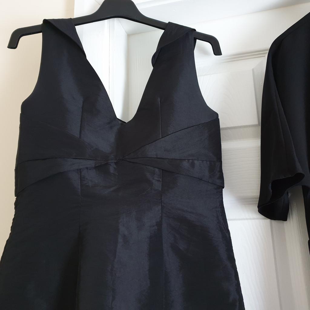 Dress”Asos.com”

Black Colour

 Good Condition

Actual size: cm

Length: 83 cm from shoulders front

Length: 82 cm from shoulders back

Length: 61 cm from armpit side

Shoulder width: 43 cm

Volume hands: 37 cm

Volume bust: 84 cm – 88 cm

Volume waist: 74 cm – 76 cm

Volume hips: 86 cm – 88 cm

Size: 10 (UK)

100 % Polyester

Made in China