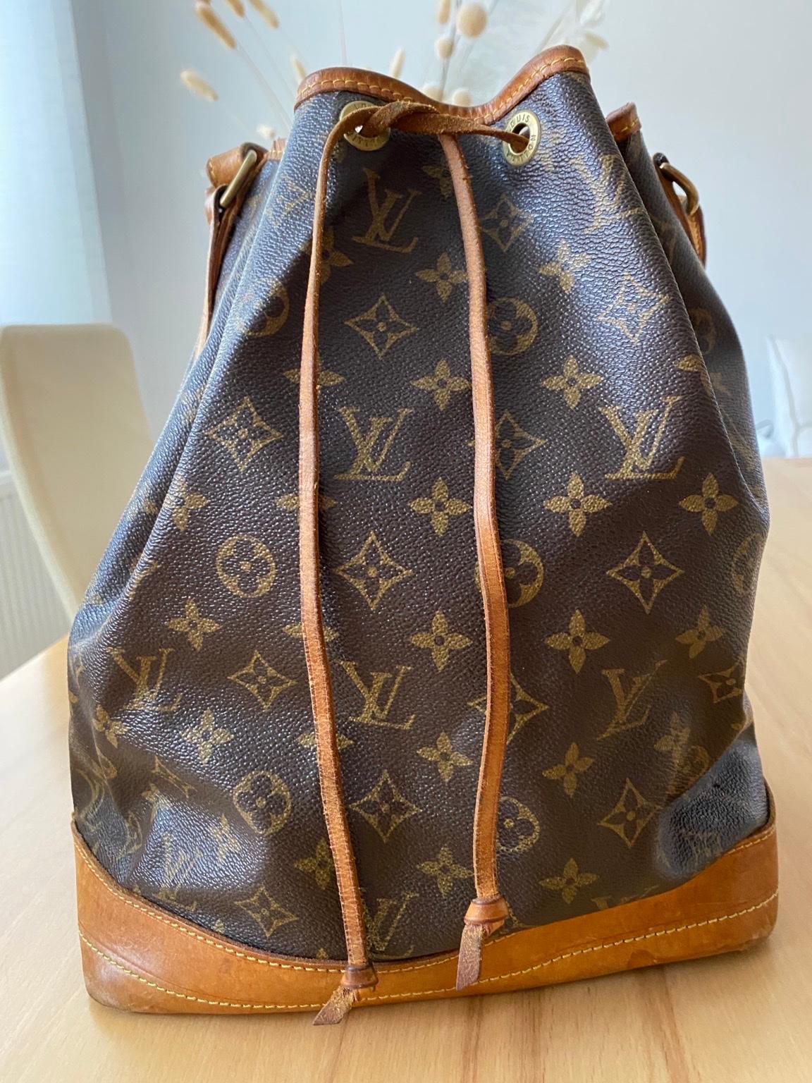 Louis Vuitton set im Angebot  Kleidung & Accessoires auf Shpock AT