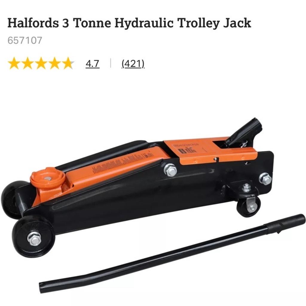 Halfords trolley jack with 2 axle stands in B42 Birmingham für 50,00
