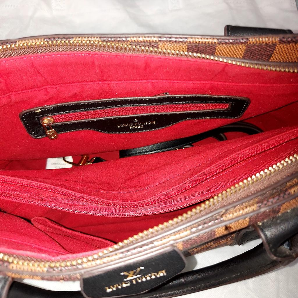 Womens shoulder bag purse very good condition medium size