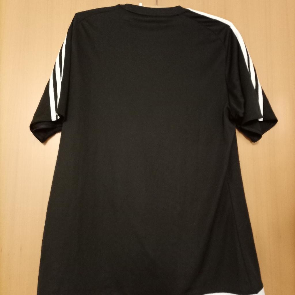 Herren Sport T-Shirt
Größe L
schwarz
keine Gebrauchsspuren vorhanden
das T-Shirt gibt es auch in tannengrün
