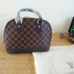 Hot Pink Goyard St Louis jumbo tote bag in SW13 Thames for £50.00