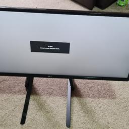 LG 34UM68-P 34" 21:9 UltraWide 2560x1080 IPS Monitor with stand and power supply

In working order 

On /button little intermittent 

It does come come in great working 

Collection please 

Blackburn bb21pq