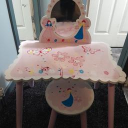 SAFE MATERIAL: This girls dressing table is made from Pinewood and MDF it has great strength and stability and would be a perfect solution to any child's room
2-PIECE SET: This kids vanity table set includes 1 dresser with mirror and 1 matching chair Features pink color, cartoon, flower, and butterfly pattern on the surface. This childrens vanity table will be a perfect gift for children to develop confidence and to discover themselves and a sense of fashion. Assembly required and easy to set up.
PRODUCT INFORMATION: Dresser Size: 59L x 39W x 77H (cm); Chair Size: 28L x 28W x 28H (cm)
Used condition on the table top so does have marks 
Other than the top everywhere else is great con
Screw in legs on both table and stool so very easy to transport and put together
My girls loved these but they've now outgrown them hence sale
2 available
£15 each
Please see my other items for sale