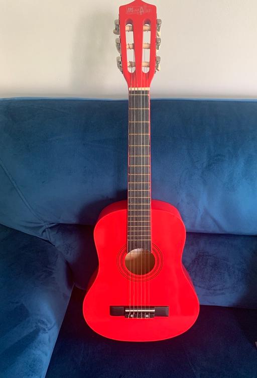 Buy & Sell East London Stratford - East London - Photos for Kids guitar with case