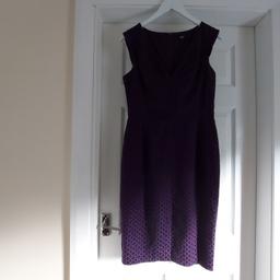 Dress „Oasis“

Dark Purple Colour

 Good Condition

Actual size: cm

Length: 97 cm

Length: 78 cm from armpit side

Shoulder width: 41 cm with small sleeves

Volume hand: 39 cm

Breast volume: 82 cm – 84 cm

Volume waist: 70 cm – 71 cm

Volume hips: 80 cm – 82 cm

Length: 40 cm before to waist

Length: 17 cm from armpit side before to waist

Size: 10 ( UK ) Eur 36

Shell: 56 % Cotton
 40 % Polyester
 4 % Elastane

Lining: 100 % Polyester

Made in China