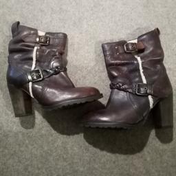 River Island Ladies Boots. Size 6. Chunky Leather with Faux Shearing. Collection only.