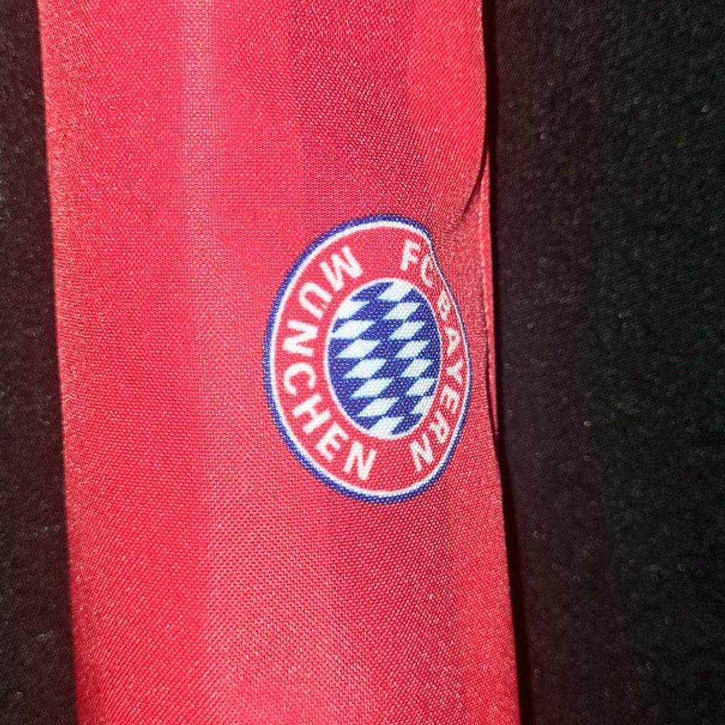 Verkaufe einen sehr schönen neuwertigen Mäppchen von FC Bayern München