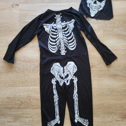 Kostüm
Halloween Fasching Skelett
ausgelobt 7/10J.
würde sagen Gr. 128

Tierfreier Nichtraucherhaushalt.
Versicherter Versand innerhalb AT zzgl 4,20€ möglich.

Privatverkauf.