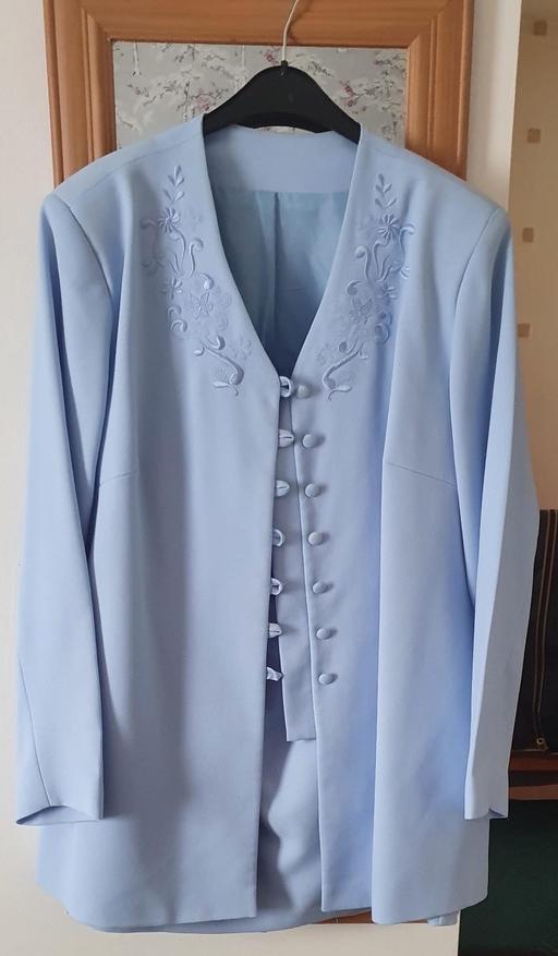 Buy & Sell West Midlands Birmingham - Photos for Pale blue skirt and jacket suit with navy bag