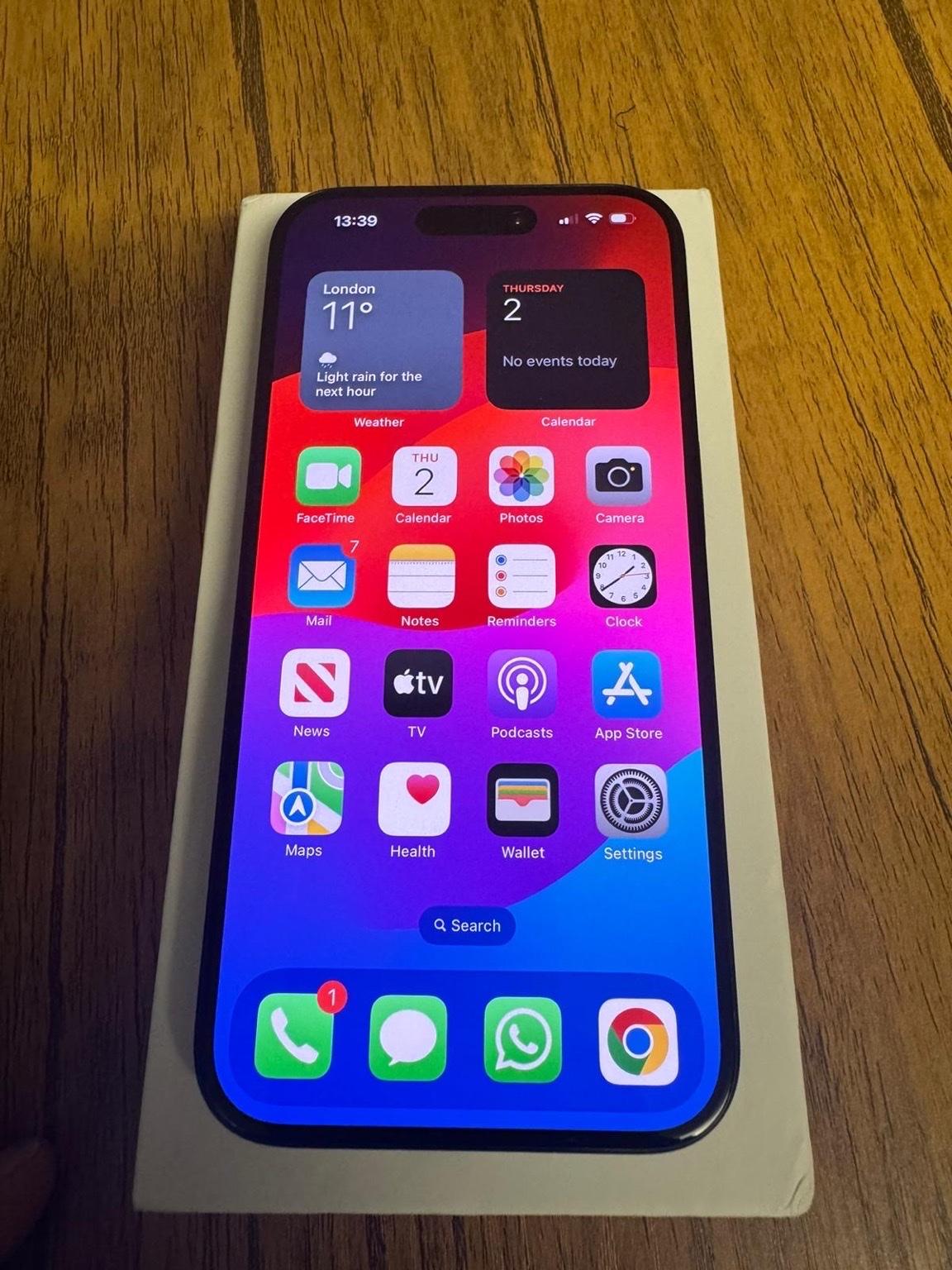 Apple iPhone 15 pro 256gb unlocked in S65 Rotherham für 800,00 £ zum