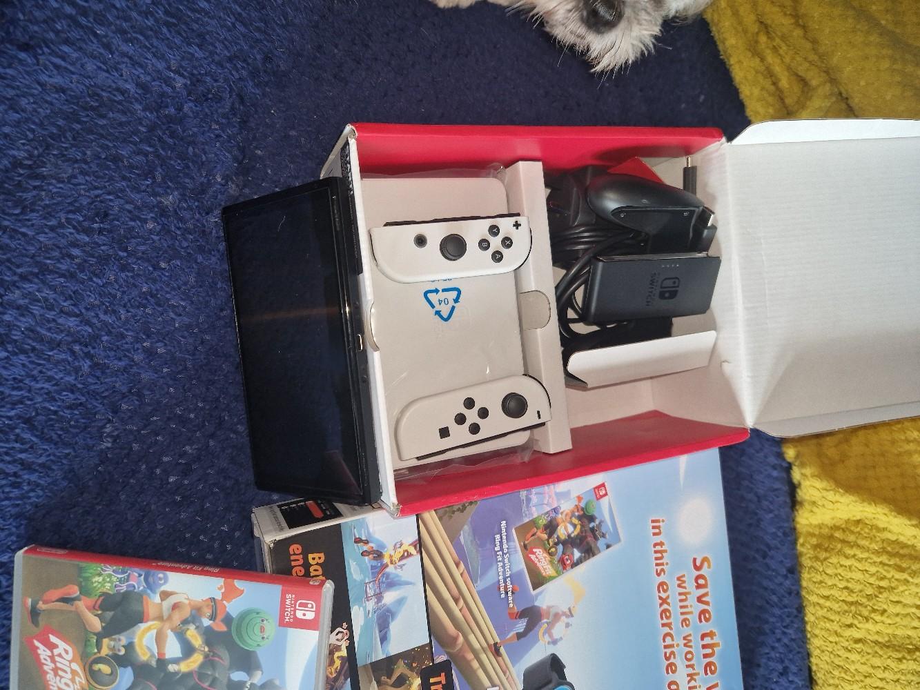 Nintendo switch oled, with 2 games in B73 Birmingham für 300,00 £ zum