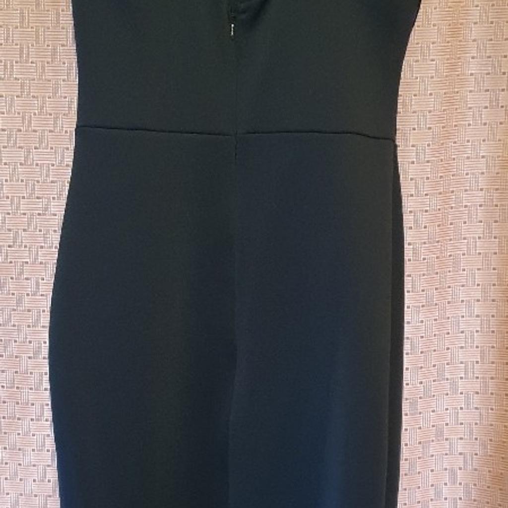 Lipsy Long Green Dress

UK size 12

New without tags

Free postage