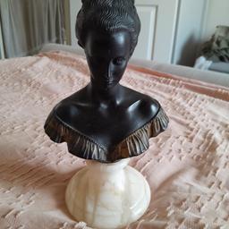Here I have a rare antique signed A Giannelli bronze bust of a lady which is in excellent condition with no damage whatsoever, a great display piece.