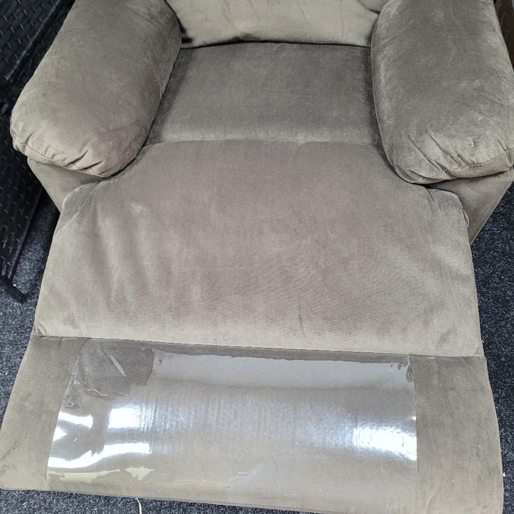Manual Recliner Chair Armchair Sofa Suede Fabric Seater Cinema Seating
Light brown chocolate

Original colour is in the last pictures

Very nice and comfortable sofa

Local delivery available for extra cost depending on your post code