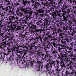 Hochflor Teppich in der Farbe lila

Größe: 120 x 170cm 
Höhe: 3cm

- top Zustand -- neuwertig 
- nur im Gästezimmer gelegen

- bekannt auch als Zottelteppich durch das hohe , luftige Flor 
- weiches und wärmendes Laufgefühl

* nur Abholung möglich