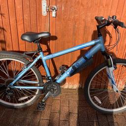 This bike has 26” wheels and 18 gears.the bike has been serviced and is in good working order.it has front suspension and is very easy to ride and it has a lightweight aluminium frame.the frame size is 17 inches.collection only sorry no delivery.