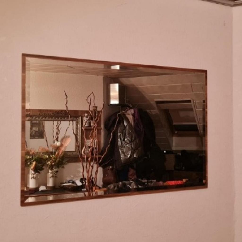 Wandspiegel 76cm×100cm Walnuss groß Braun Holzoptik abgerundete Kanten
Garderobenspiegel