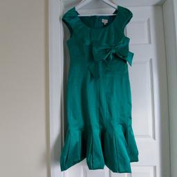 Dress „Karen Millen “England

 Green Colour

New With Tags

Actual size: cm

Length: 99 cm from shoulders

Length: 80 cm from armpit side

Width shoulder: 50 cm with hands

Volume hand: 42 cm

Breast volume: 85 cm – 90 cm

Depth chest: 14 cm

Volume waist: 75 cm – 76 cm

Volume hips: 85 cm – 86 cm

Length: 29 cm from shoulders before to belt in the chest area

Length: 7 cm from armpit side before to belt in the chest area

Belt width: 5 cm

Size: 14 ( UK ) Eur 42, US 10

Main: 75 % Acetate
 22 % Polyamide
 3 % Elastane

Tulle: 100 % Polyamide

Lining: 95 % Acetate
 5 % Elastane

Made in China