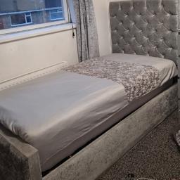 2 x single velvet beds with ottoman lift up storage
collection from bb1 1yl
£200 for both!!!
on of the bed needs a new gas lift strut these only cost £10 from any bed shop or online
grab yourself a bargain need to go as soon as possible 