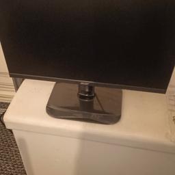 hi selling a brand new monitor 21 inch that I just tested on a gaming pc that I built n sold ,,
hdmi VGA 
1080p fhd 100hz 
IPS screen