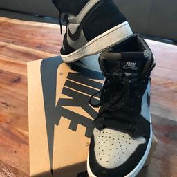 Grau Schwarze Nike Air Jordan
Neupreis: € 160,—