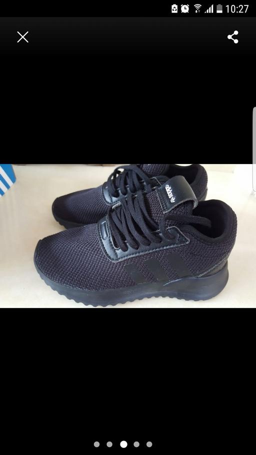 Buy & Sell Wokingham Winnersh - Crawley - Photos for Adidas trainers