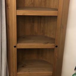 Corona corner unit with shelving and a cupboard at the bottom
Measure approx
Width 75cm
Height 188cm
Depth 34cm
Still like new condition, only selling due to needing the space
From a smoke and pet free home
