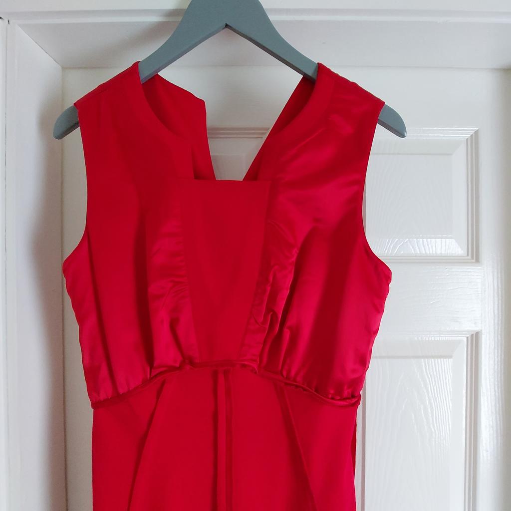 Dress “Ted Baker“London

Red Colour

New Without Tags

Actual size: cm

Length: 93 cm

Length: 72 cm from armpit side

Shoulder width: 35 cm

Volume hand: 42 cm

Breast volume: 80 cm – 85 cm

Volume waist: 70 cm – 71 cm

Volume hips: 80 cm – 84 cm

Length: 40 cm from shoulder before to waist only back

Length: 16 cm from armpit side before to waist

Size: 2, S, 10 ( UK ) Eur 36 , US 6

Shell: 64 % Viscose
 31 % Nylon
 5 % Elastane

Lining: 97 % Polyester
 3 % Elastane

Trim: 100 % Polyester

Made in China