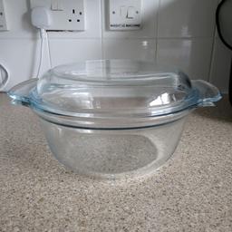 Pyrex Classic Glass Round Casserole Easy Grip With Lid 3L

Only used a couple times. No chips or cracks. In very good condition.

Thanks for watching. Please see my others items.