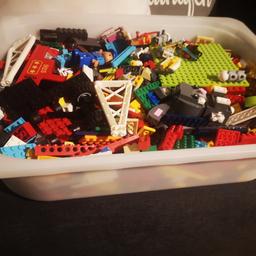 Kommplette Legostein Kiste für tolle Ideen zum Bauen. Laßt Euren Kindern ihre Phantasie freien Lauf!!!!!!