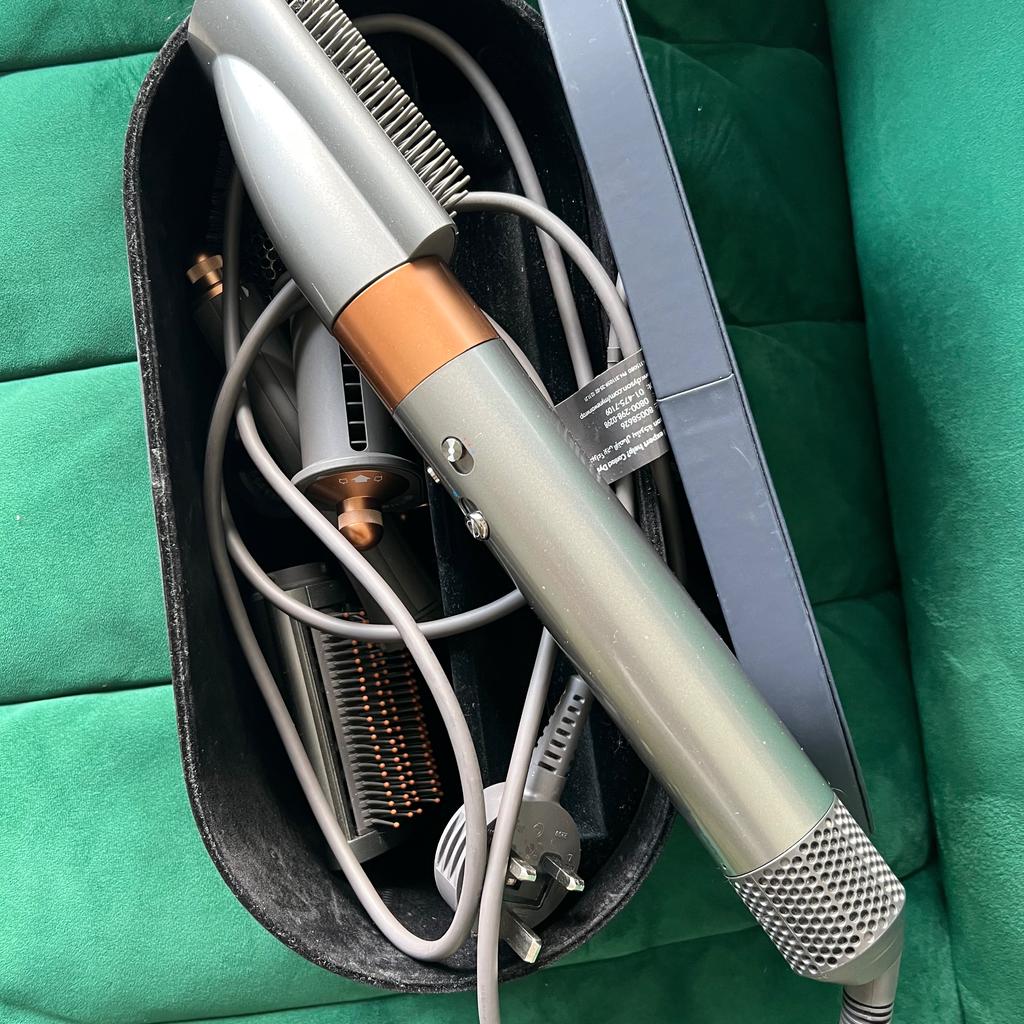 Dyson AirWrap Complete Long Hair Multi Styler in E14 London für 400,00