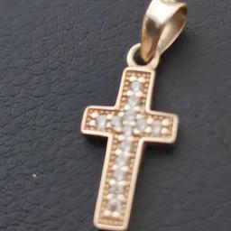 Verkaufe wunderschönes 585 Echtgold Kreuz mit kleinen Diamanten. Das Kreuz ist neuwertig!!!
Größe siehe Bild.

Ich schließe jegliche Sachmängelhaftung aus.