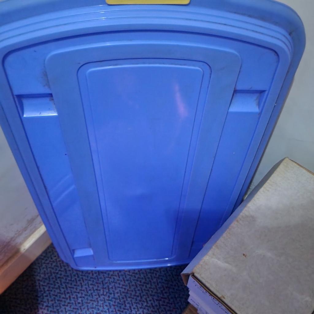2 underbed/cupboard storage containers, comes with lids. In good condition
Collection only