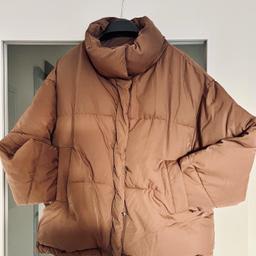verkaufe diese Puffer Jacket in der Frabe Schokobraun
wurde so gut wie nie getragen, daher auch keine Gebrauchsspuren

Neupreis: ca. 50€