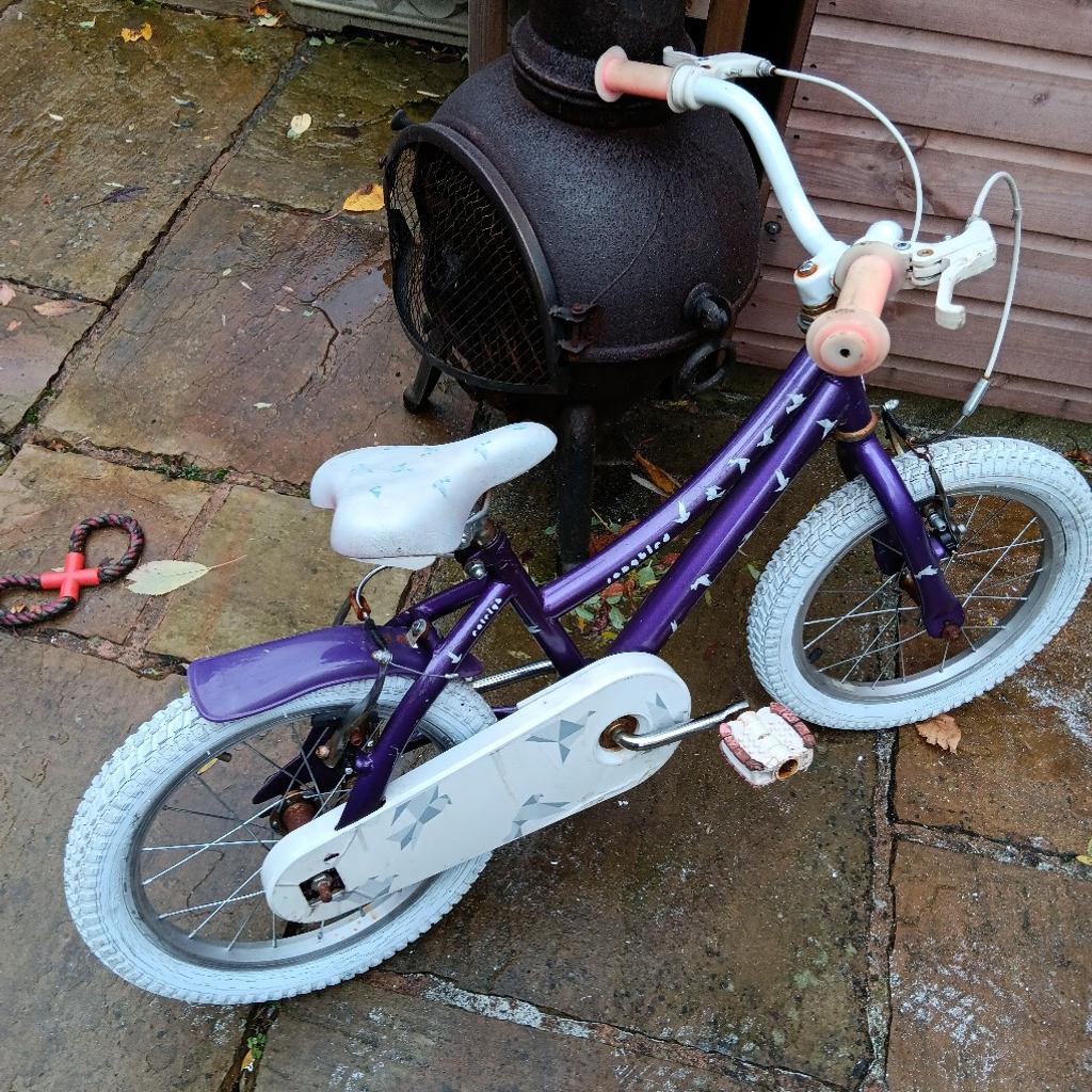 We have a Raleigh songbird girls bike
16" wheels with white tyres
Working order
A cheap bike for someone