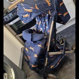✨️ FOR SALE ✨️

Cosatto - Whoosh XL
Paloma Faith - On The Prowl

Suitable from birth, fully reclinable.

Paid £320 for the pushchair, and a further £90 for the footmuff (prices are still the same on the Cosatto website)

In excellent condition, and comes with matching raincover.

£140..can deliver locally to M38.