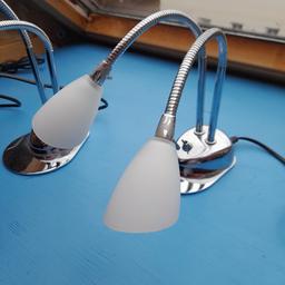 2 Nachtisch Lampen abzugeben, da sie nicht mehr gebraucht werden, sind in einem einwandfreien Zustand, funktionieren! Mit Leuchmittel ! Stück 15€