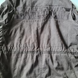 Verkaufe hier eine Jacke von Camp David in der Größe XL, ich habe sie nur anprobiert aber leider ist zu groß.

Es handelt sich um einen Privatkauf daher keine Garantie und Rücknahme