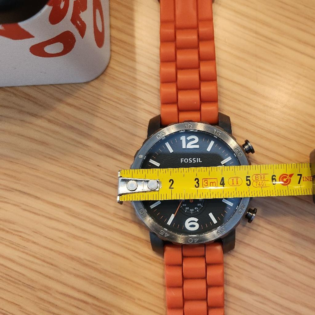 FOSSIL Orange €50
Inkl OVP
FOSSIL braun €25
EMPORIO ARMANI €50
inkl OVP
Alle Uhren normale Gebrauchsspuren
Batterie ist zu wechseln sonst einwandfreier Zustand