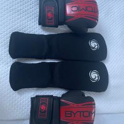 Kids kick-boxing gloves & foot pads.
Used by small 9yr old 
Barely used.