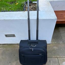 Excellent carry-on luggage with internal laptop wallet. Spacious & light