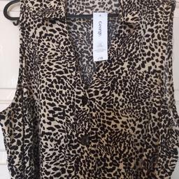 Brand new with tags
Womens ladies maxi dress
RRP £18
Size 16
Leopard print
Button fastening all on front
Tie belt
Collared
100% viscose
Brand George
Smoke free pet free home
£15
Message me for postage enquiries

See my other ads for more items
Thankyou