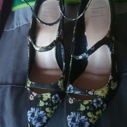 new with tags would make nice gift collection only bb26dh size 6 black floral pattern price paid 35.00 sell for 10.00