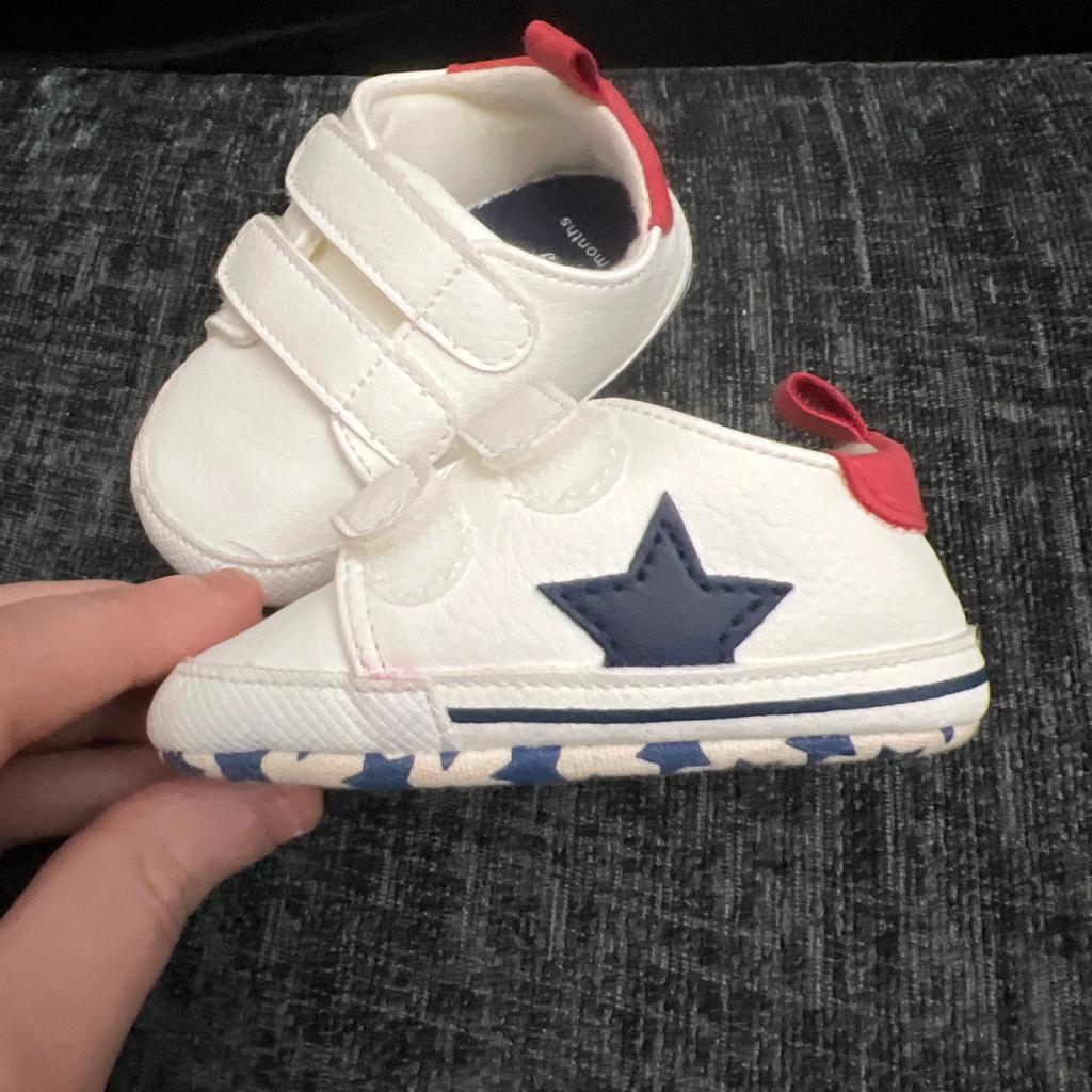 Next white trainers
Really cute
Hardly worn
Size 6-12 months or eu 18