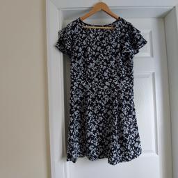 Dress “Vero Moda “

Style Name: Butterfly s/s Mini Dress

 Black Grey Colour

Good condition

Actual size: cm

Length: 87 cm

Length: 62 cm from armpit side

Shoulder width: 34 cm

Length sleeves: 17 cm

Volume hand: 42 cm

Volume breast: 90 cm - 92 cm

Volume waist: 82 cm – 83 cm

Volume hips: 93 cm – 95 cm

Length: 39 cm before to waist

Length: 15 cm from armpit side before to waist

Belt width: 5 cm

Size: Eur 34

100 % Polyester

Made in India