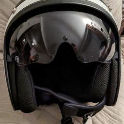 HJC Open Face Crash Helmet with tinted built in visor, size Small & comes with a carry bag, black & white - worn a couple of times & never dropped.
If you have any questions please feel free to ask.