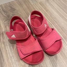 Adidas Bade Schuhe in Größe 32